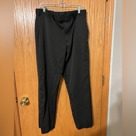 A[x]ist Black Dress Pants - 33x32 - Picture 1 of 4